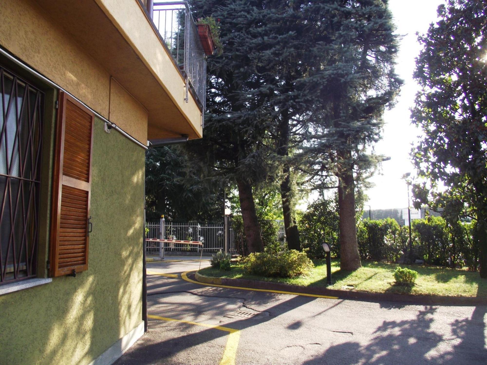 Hotel Motel Ovest Vittuone Екстериор снимка