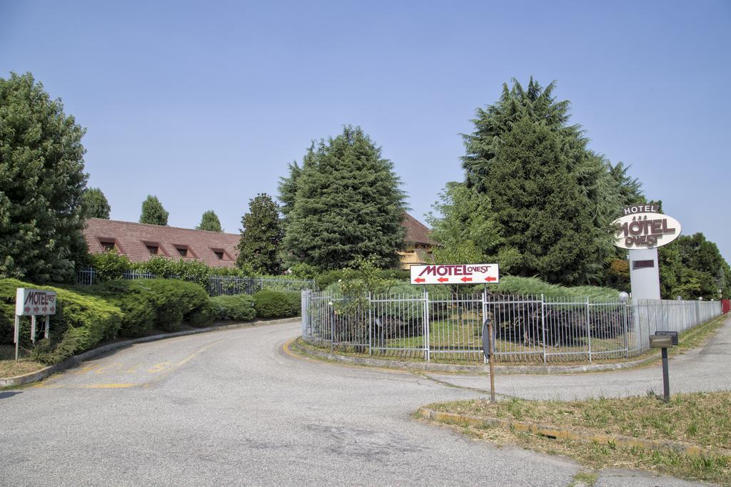 Hotel Motel Ovest Vittuone Екстериор снимка