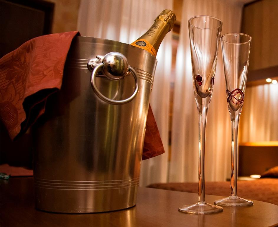 Hotel Motel Ovest Vittuone Екстериор снимка