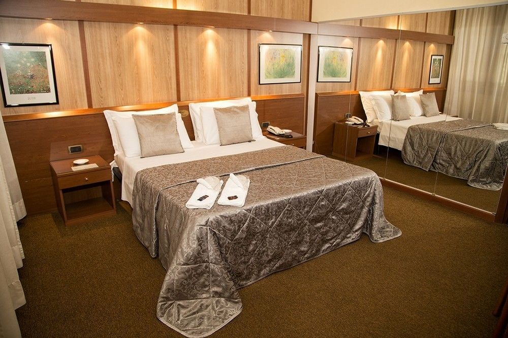 Hotel Motel Ovest Vittuone Екстериор снимка