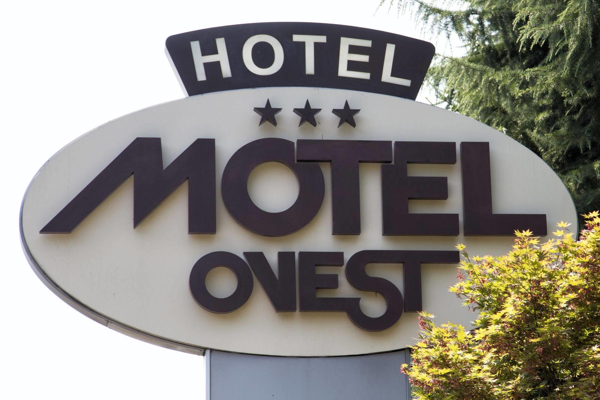Hotel Motel Ovest Vittuone Екстериор снимка