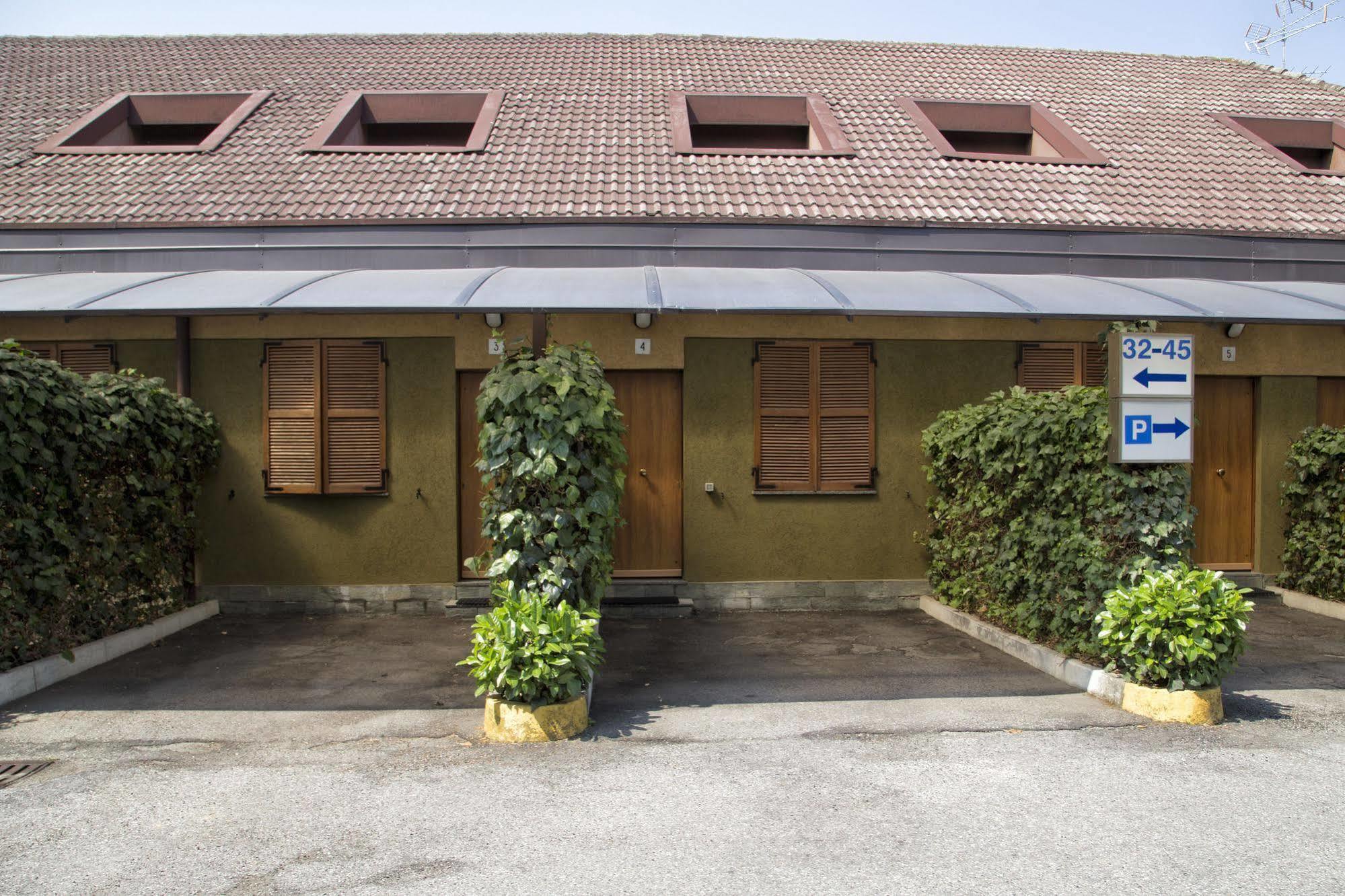 Hotel Motel Ovest Vittuone Екстериор снимка