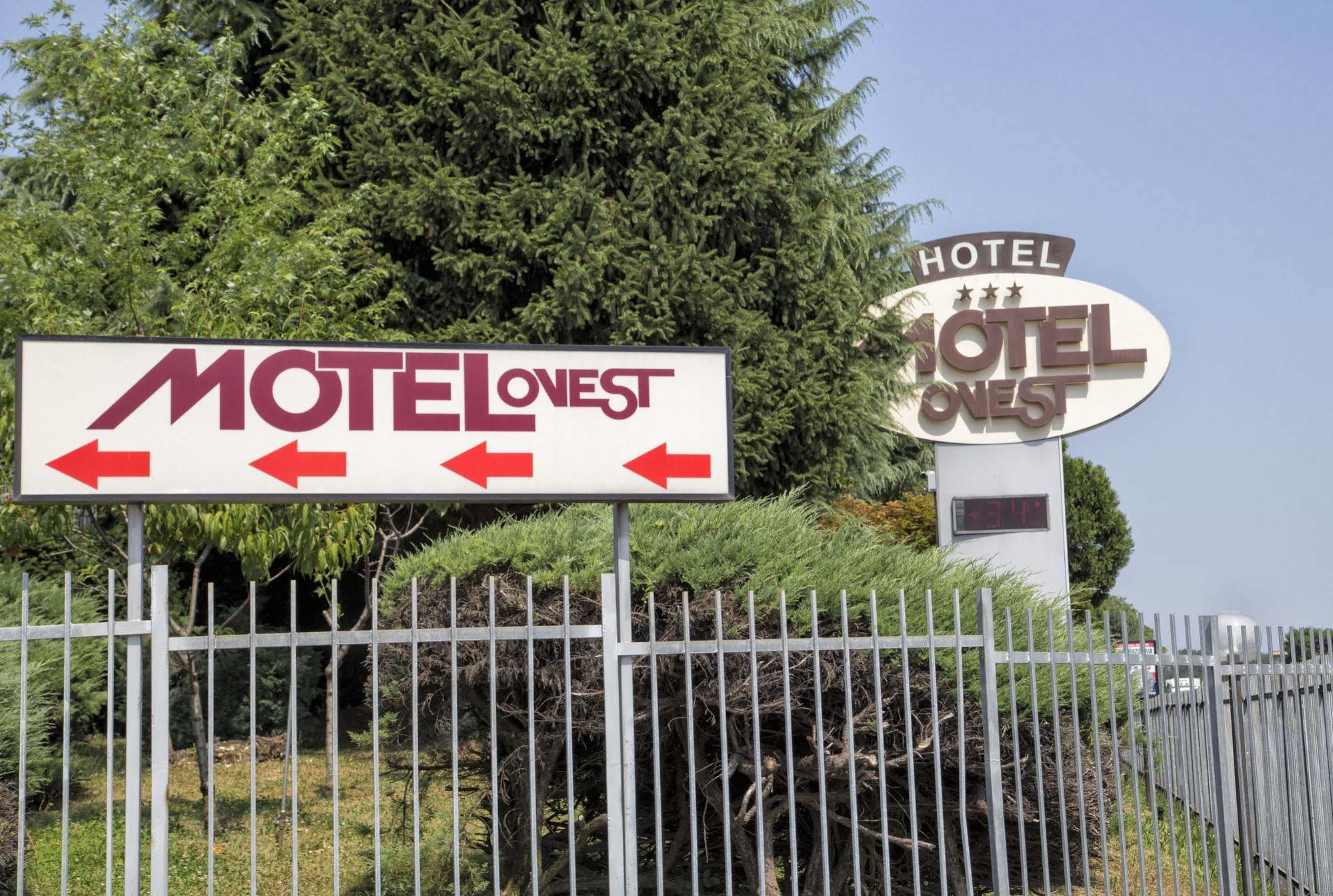 Hotel Motel Ovest Vittuone Екстериор снимка