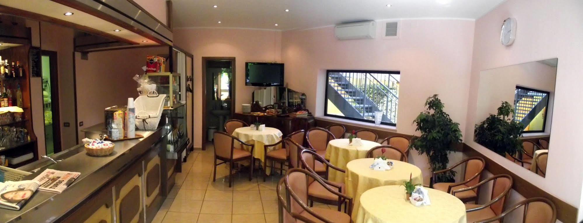 Hotel Motel Ovest Vittuone Екстериор снимка